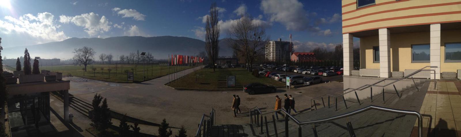 Öğrenci ve misafirlerin yaşı ne olursa olsun yurtlarda alkollü içecek tüketmeleri veya bulundurmaları yasaktır.